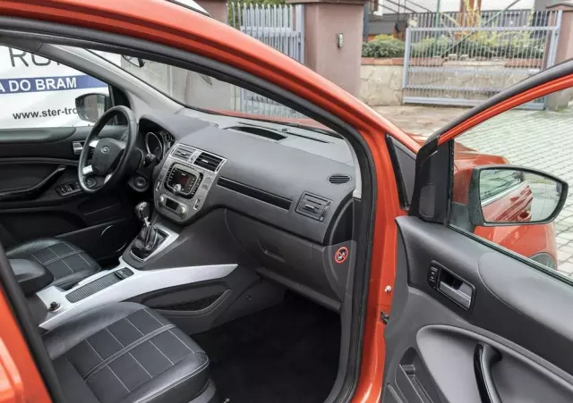 FORD Kuga 2.0 TDCi 2x4 Titanium