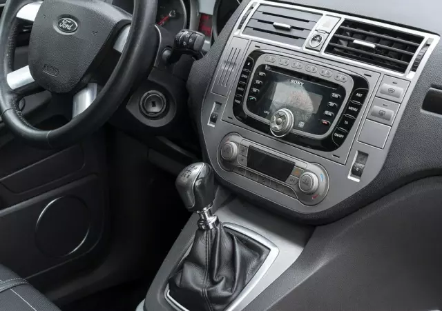 FORD Kuga 2.0 TDCi 2x4 Titanium