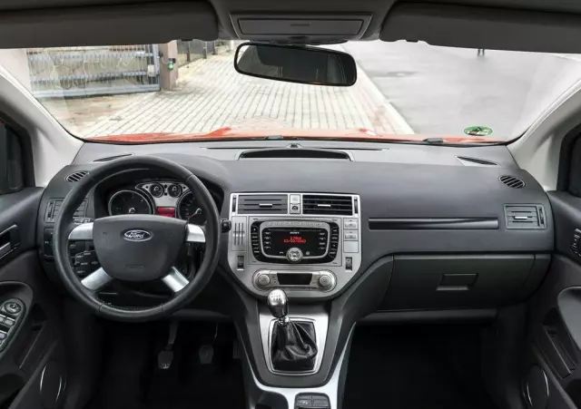 FORD Kuga 2.0 TDCi 2x4 Titanium