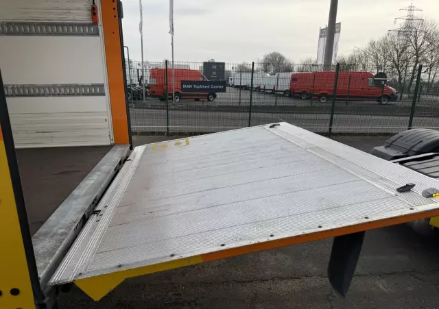 IVECO Daily 72-180/Automat Hi-Matic/kontener15 epalet/winda 1000kg/poduszki fabryczne/ 