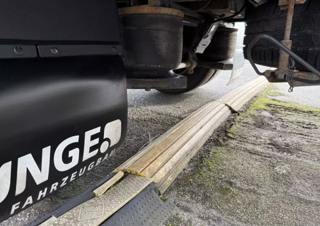 IVECO Daily 72-180/Automat Hi-Matic/kontener15 epalet/winda 1000kg/poduszki fabryczne/ 