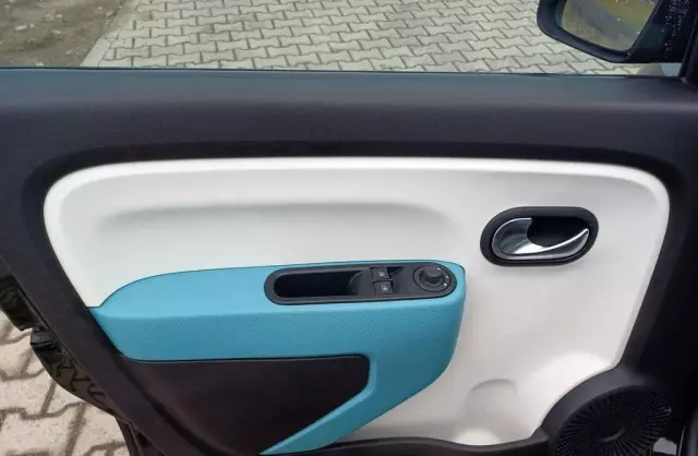 RENAULT Twingo 