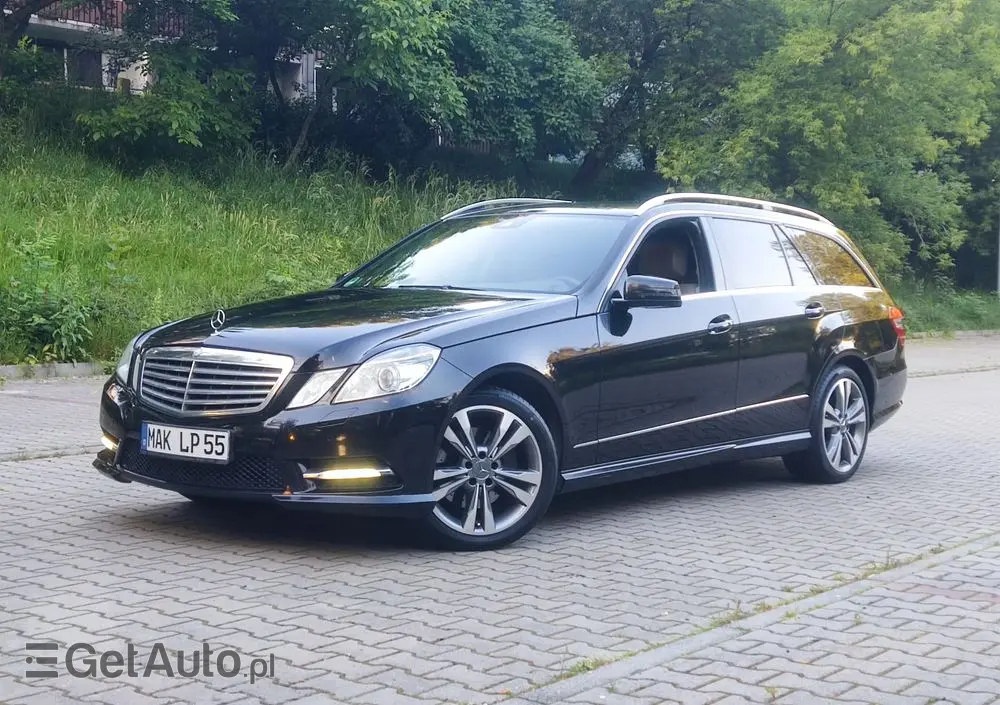 MERCEDES-BENZ Klasa E 220 CDI DPF BlueEFFICIENCY Automatik Elegance