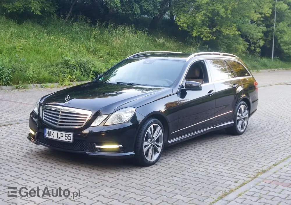 MERCEDES-BENZ Klasa E 220 CDI DPF BlueEFFICIENCY Automatik Elegance