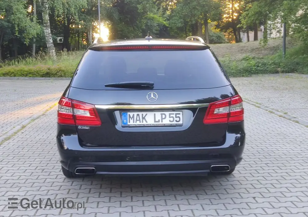 MERCEDES-BENZ Klasa E 220 CDI DPF BlueEFFICIENCY Automatik Elegance