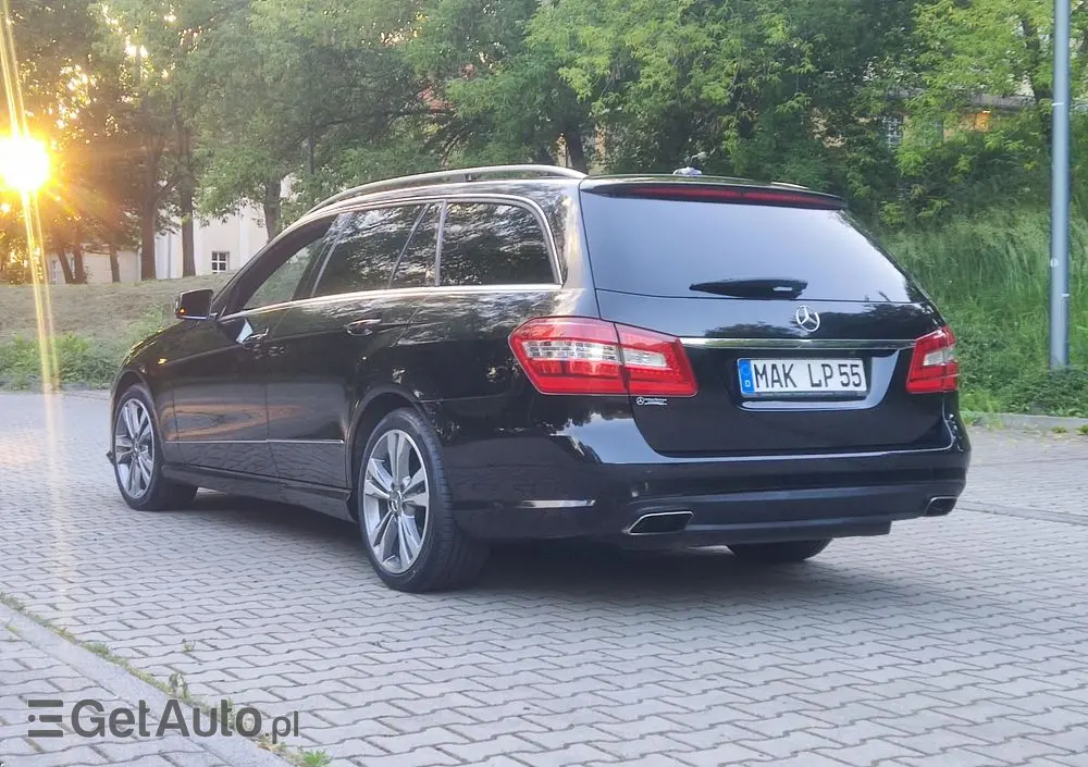 MERCEDES-BENZ Klasa E 220 CDI DPF BlueEFFICIENCY Automatik Elegance
