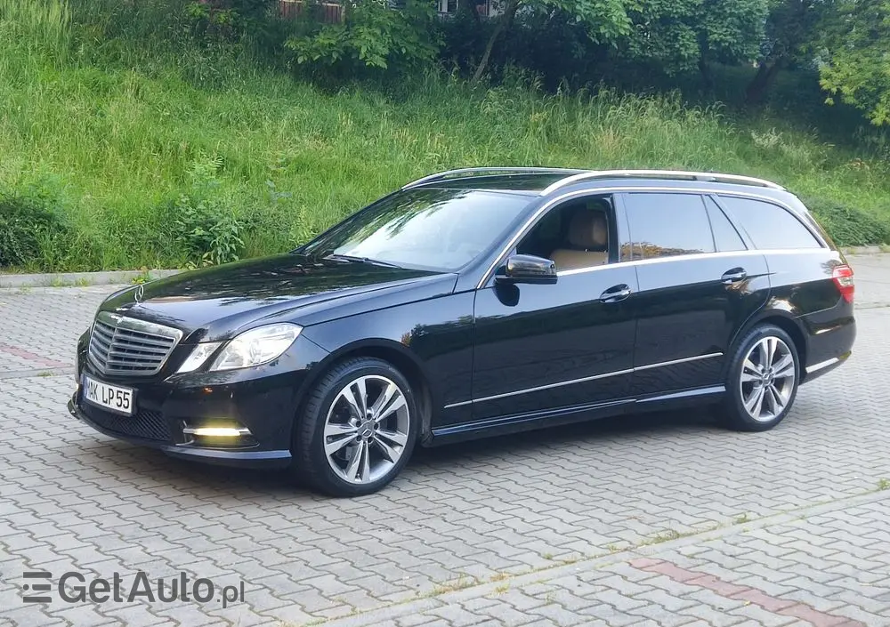 MERCEDES-BENZ Klasa E 220 CDI DPF BlueEFFICIENCY Automatik Elegance