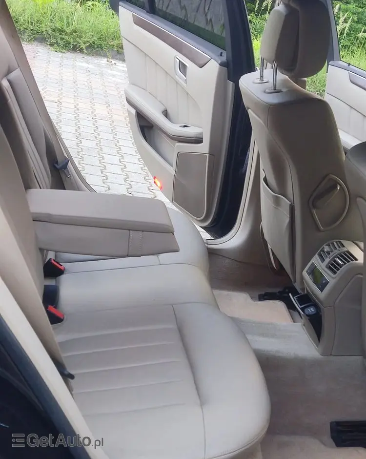 MERCEDES-BENZ Klasa E 220 CDI DPF BlueEFFICIENCY Automatik Elegance