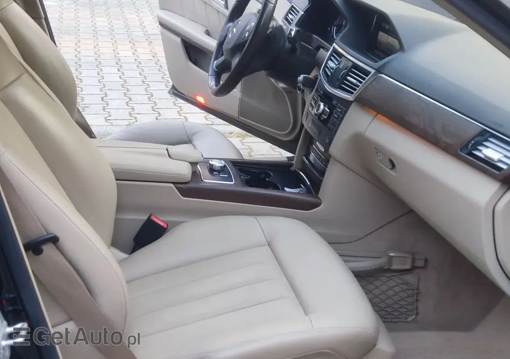 MERCEDES-BENZ Klasa E 220 CDI DPF BlueEFFICIENCY Automatik Elegance