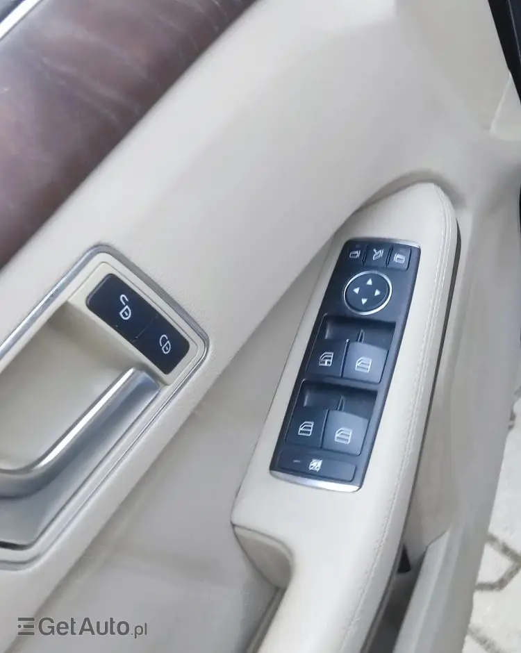 MERCEDES-BENZ Klasa E 220 CDI DPF BlueEFFICIENCY Automatik Elegance