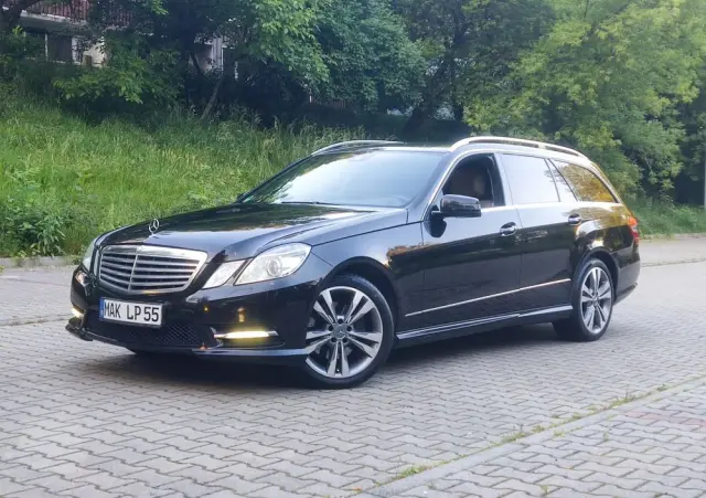 MERCEDES-BENZ Klasa E 220 CDI DPF BlueEFFICIENCY Automatik Elegance