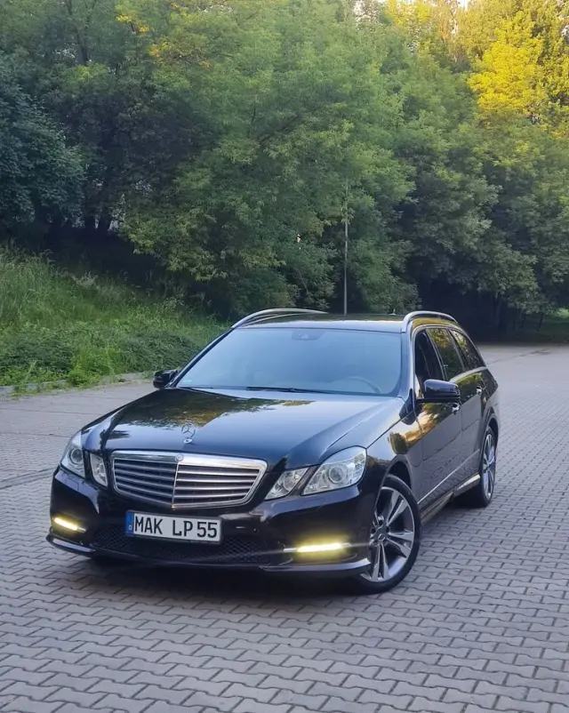 MERCEDES-BENZ Klasa E 220 CDI DPF BlueEFFICIENCY Automatik Elegance