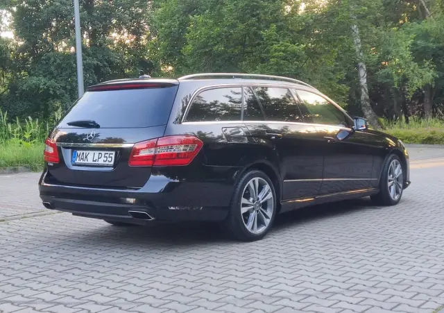 MERCEDES-BENZ Klasa E 220 CDI DPF BlueEFFICIENCY Automatik Elegance