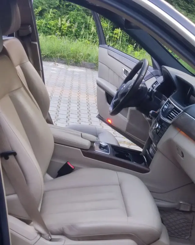MERCEDES-BENZ Klasa E 220 CDI DPF BlueEFFICIENCY Automatik Elegance