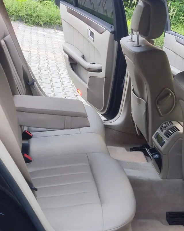 MERCEDES-BENZ Klasa E 220 CDI DPF BlueEFFICIENCY Automatik Elegance