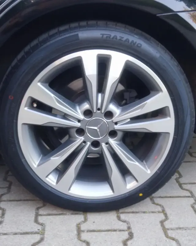 MERCEDES-BENZ Klasa E 220 CDI DPF BlueEFFICIENCY Automatik Elegance
