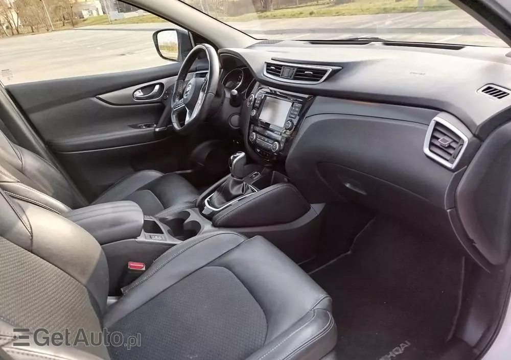 NISSAN Qashqai 1.2 DIG-T Tekna Xtronic