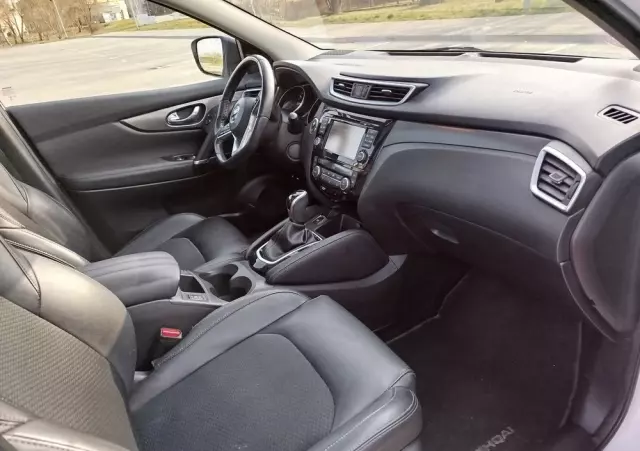 NISSAN Qashqai 1.2 DIG-T Tekna Xtronic