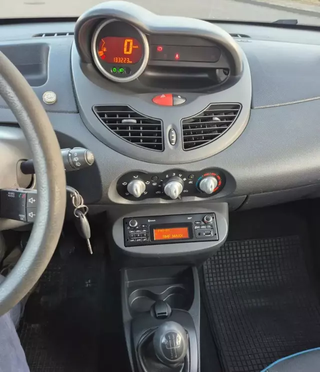 RENAULT Twingo 