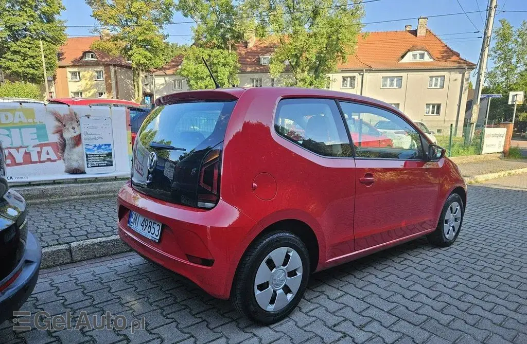 VOLKSWAGEN Up! 