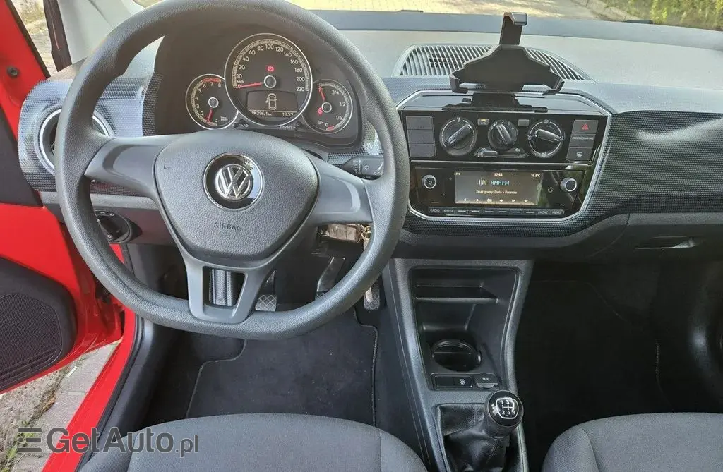 VOLKSWAGEN Up! 