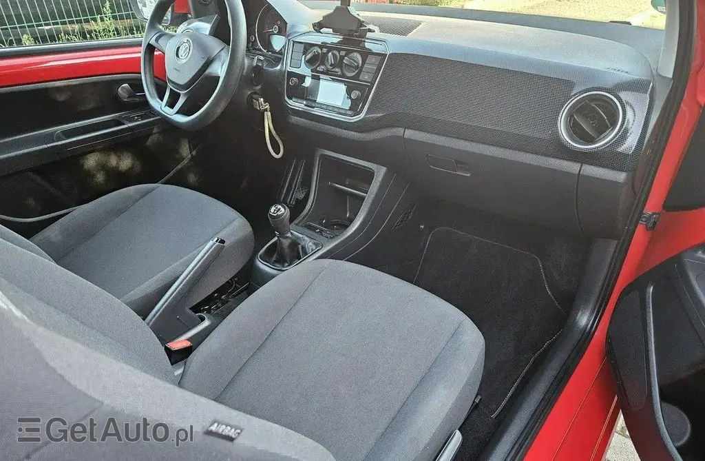 VOLKSWAGEN Up! 