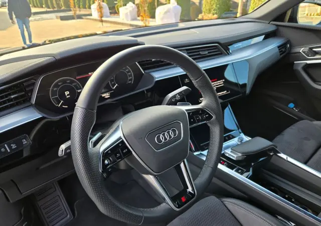 AUDI E-tron 55 Quattro S Line