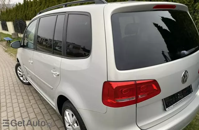 VOLKSWAGEN Touran 
