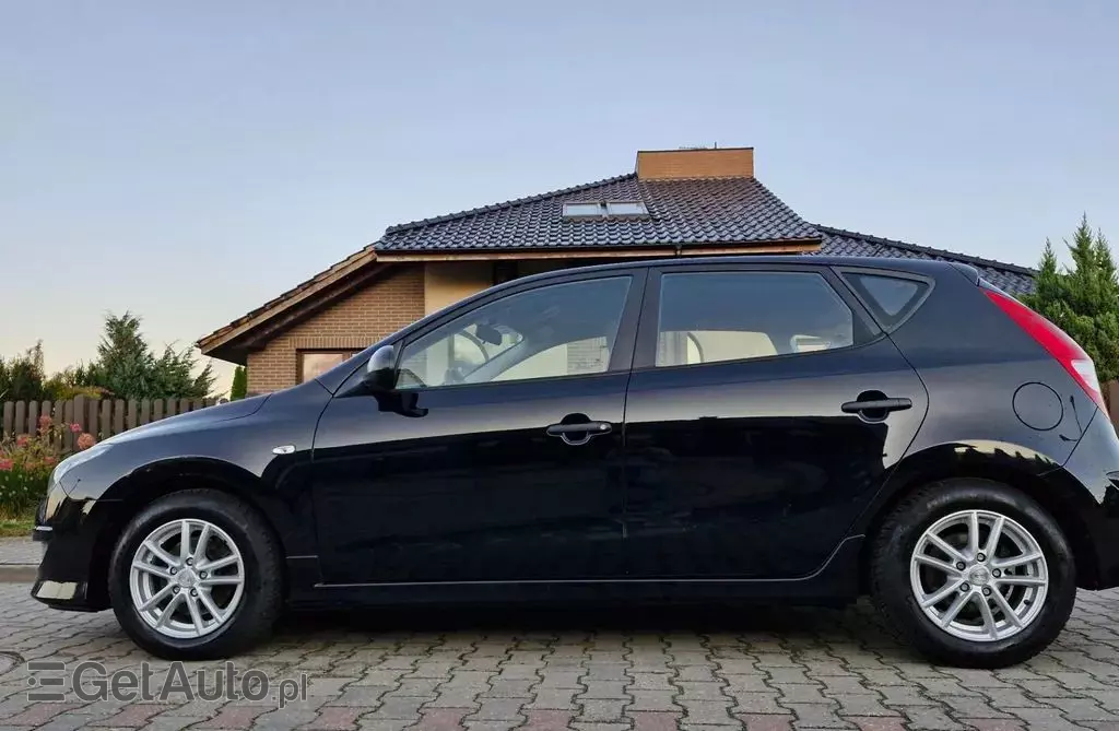 HYUNDAI I30 1.4 (109 KM)
