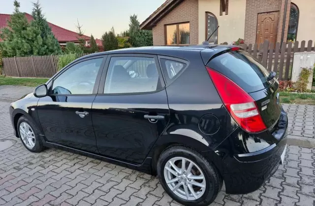 HYUNDAI I30 1.4 (109 KM)