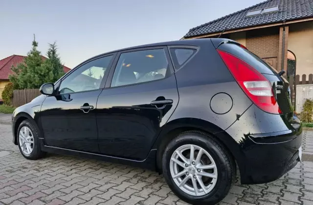HYUNDAI I30 1.4 (109 KM)