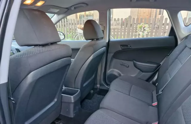 HYUNDAI I30 1.4 (109 KM)