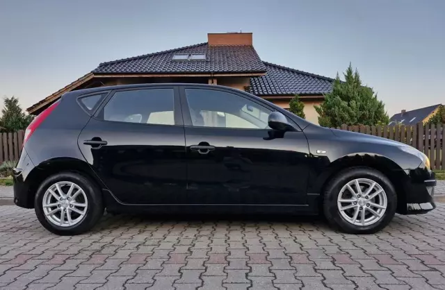 HYUNDAI I30 1.4 (109 KM)