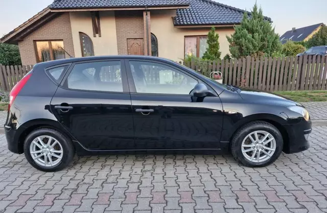 HYUNDAI I30 1.4 (109 KM)