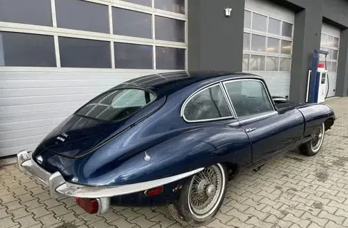 JAGUAR E-type 