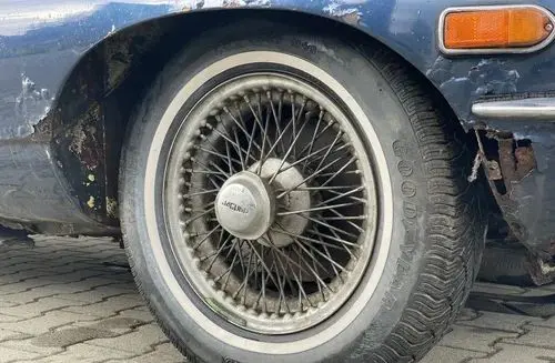 JAGUAR E-type 