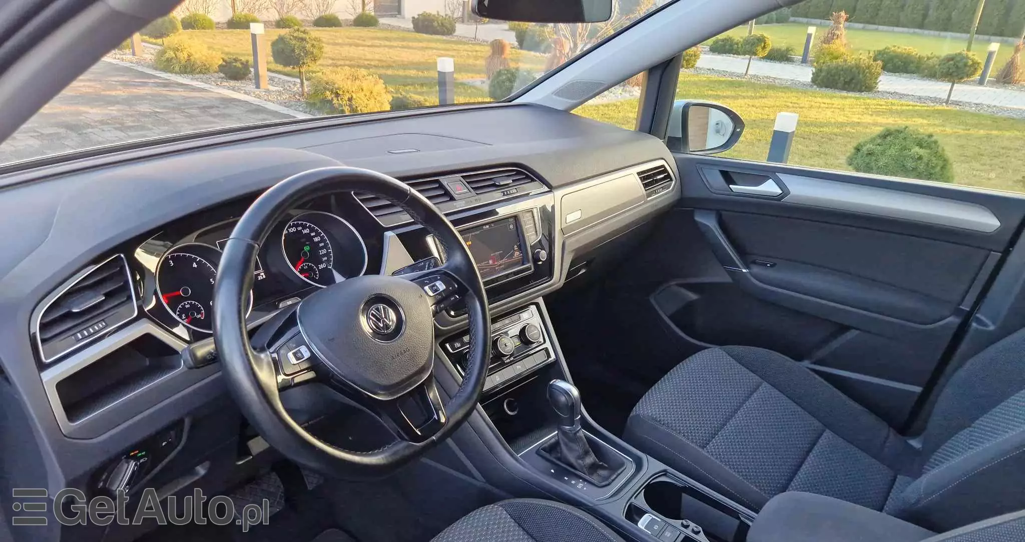 VOLKSWAGEN Touran 1.6 TDI SCR BlueMotion Technology DSG Comfortline