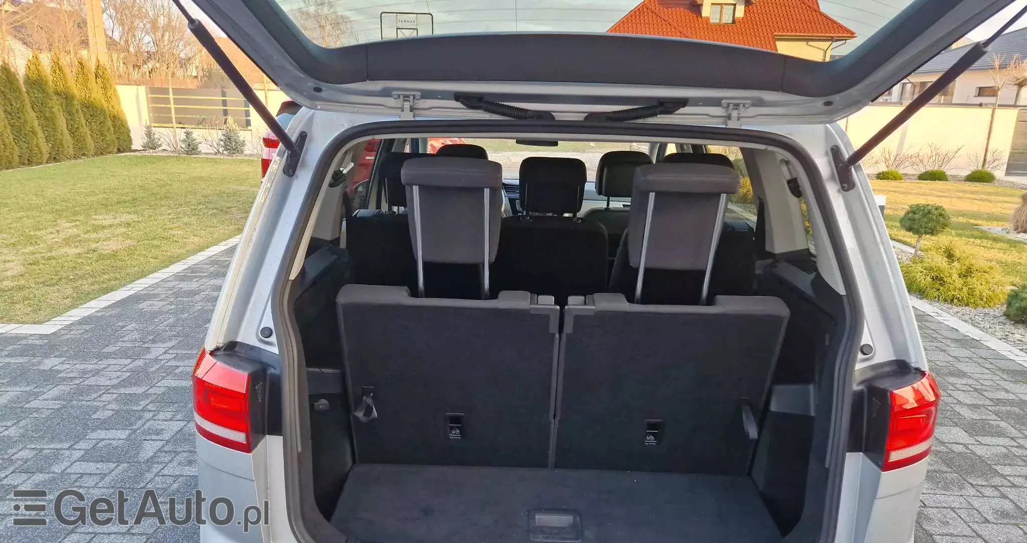 VOLKSWAGEN Touran 1.6 TDI SCR BlueMotion Technology DSG Comfortline