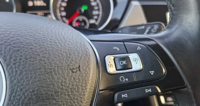 VOLKSWAGEN Touran 1.6 TDI SCR BlueMotion Technology DSG Comfortline