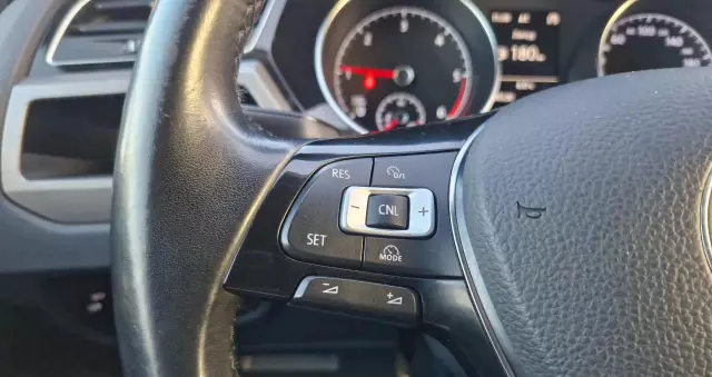 VOLKSWAGEN Touran 1.6 TDI SCR BlueMotion Technology DSG Comfortline