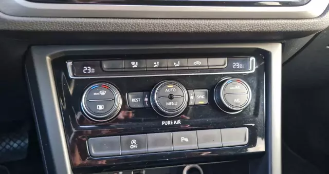 VOLKSWAGEN Touran 1.6 TDI SCR BlueMotion Technology DSG Comfortline