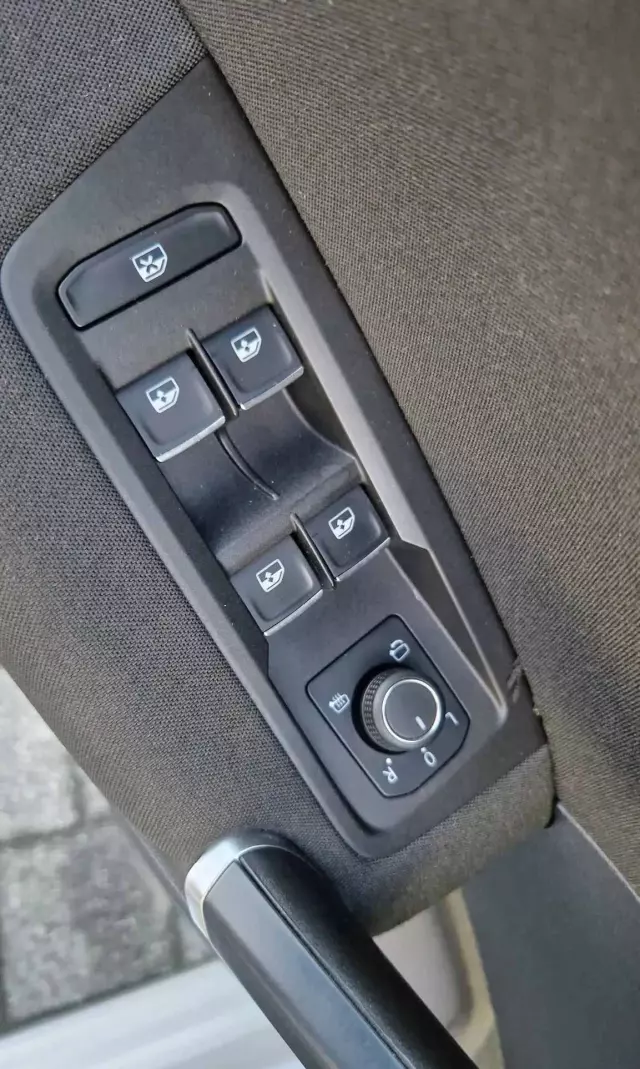 VOLKSWAGEN Touran 1.6 TDI SCR BlueMotion Technology DSG Comfortline