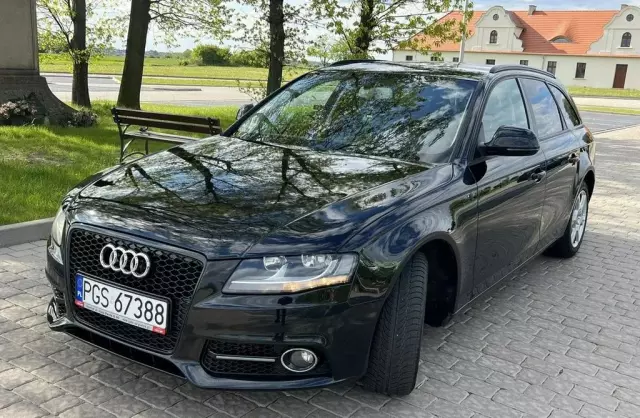 AUDI A4 