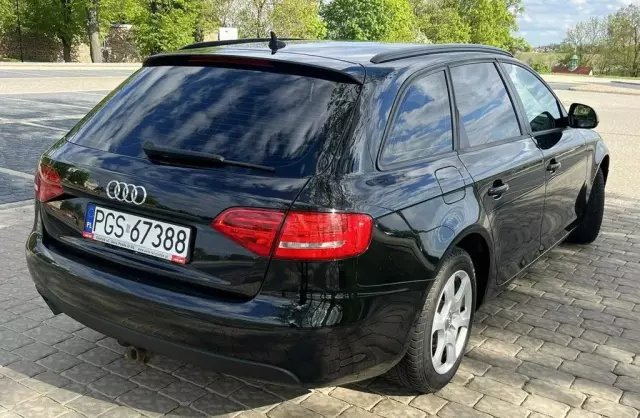 AUDI A4 