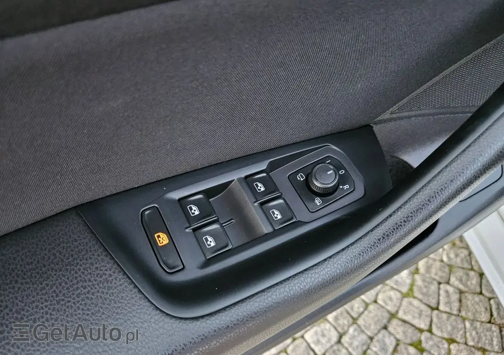 VOLKSWAGEN Passat 1.5 TSI EVO Business