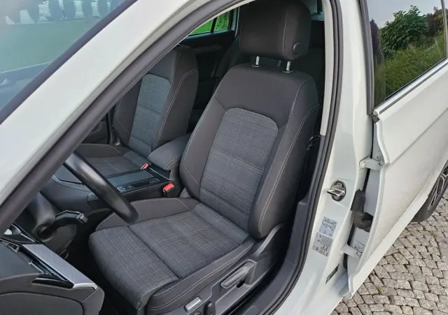 VOLKSWAGEN Passat 1.5 TSI EVO Business