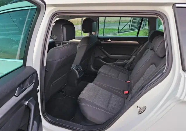 VOLKSWAGEN Passat 1.5 TSI EVO Business