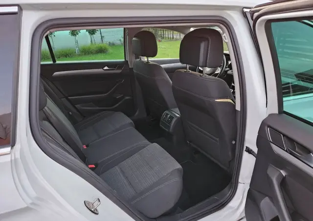 VOLKSWAGEN Passat 1.5 TSI EVO Business