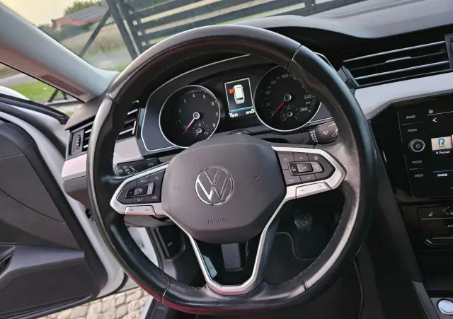 VOLKSWAGEN Passat 1.5 TSI EVO Business