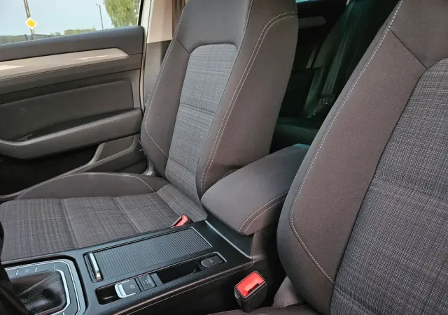 VOLKSWAGEN Passat 1.5 TSI EVO Business